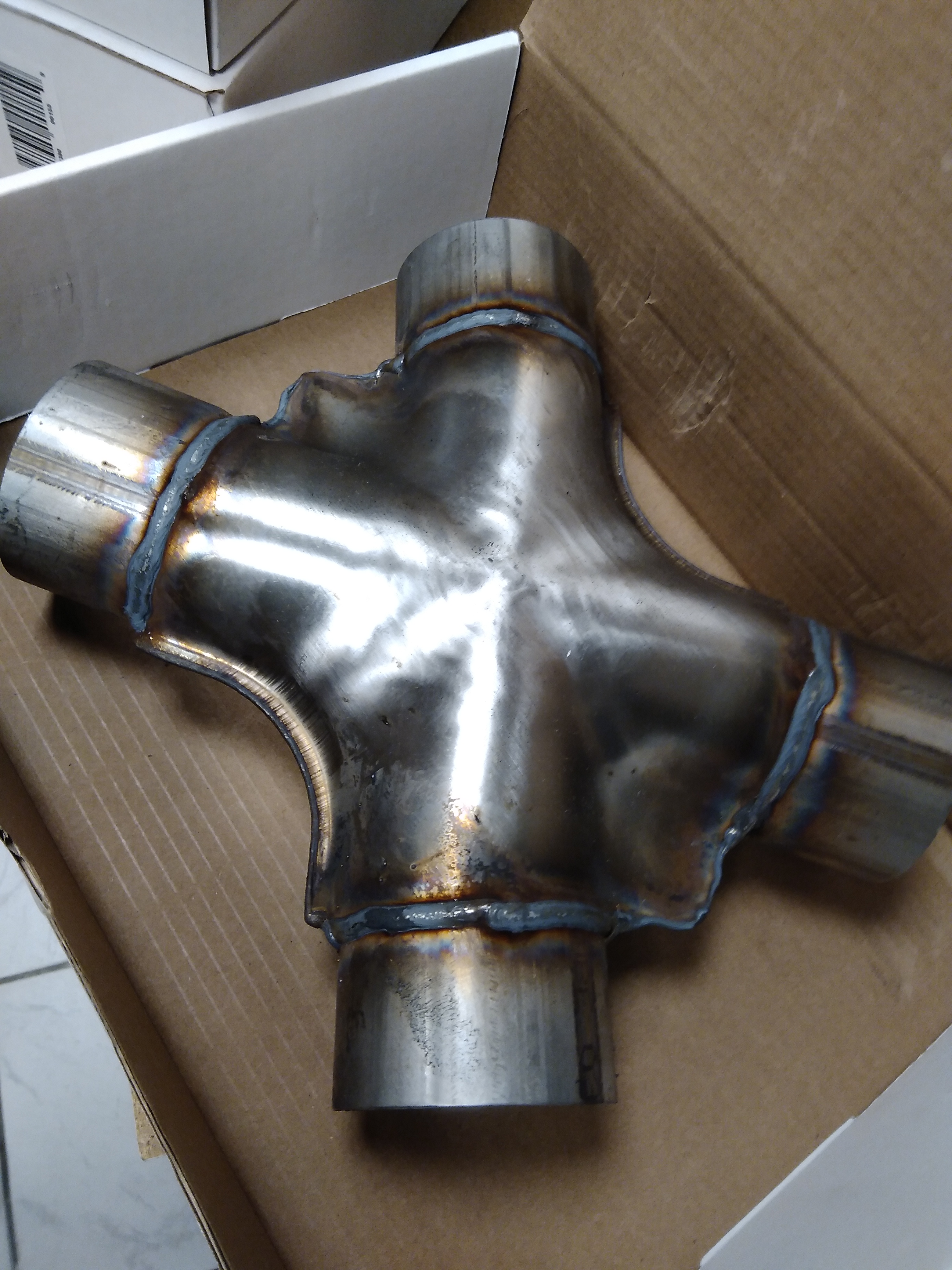 MagnaFlow 10782 X-Pipe výfukový kříž 76 mm
