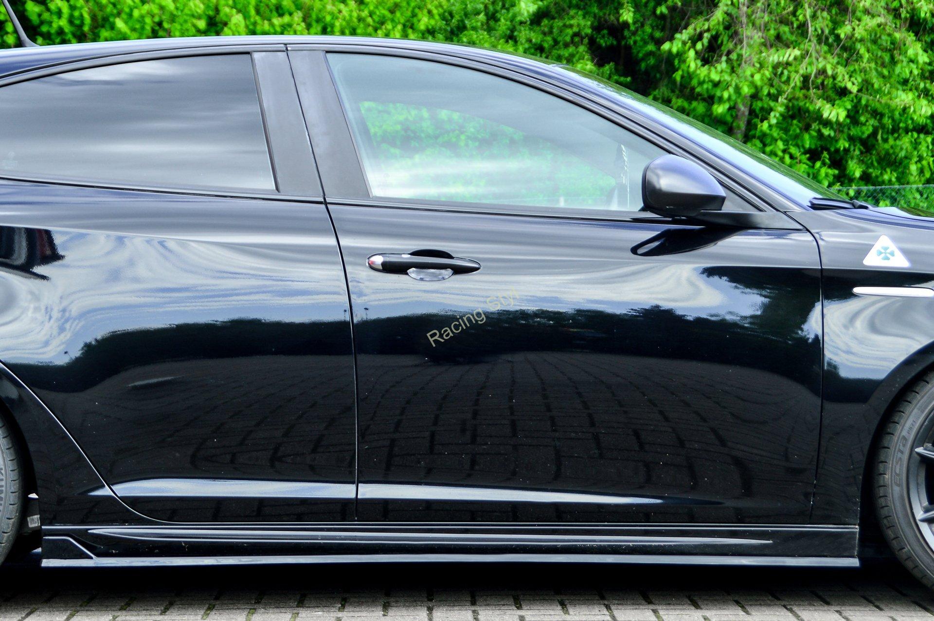 Alfa Romeo Giulietta 940 spoilery lišty Glossy Black pod boční prahy s křidélky IN Tuning Lesk.