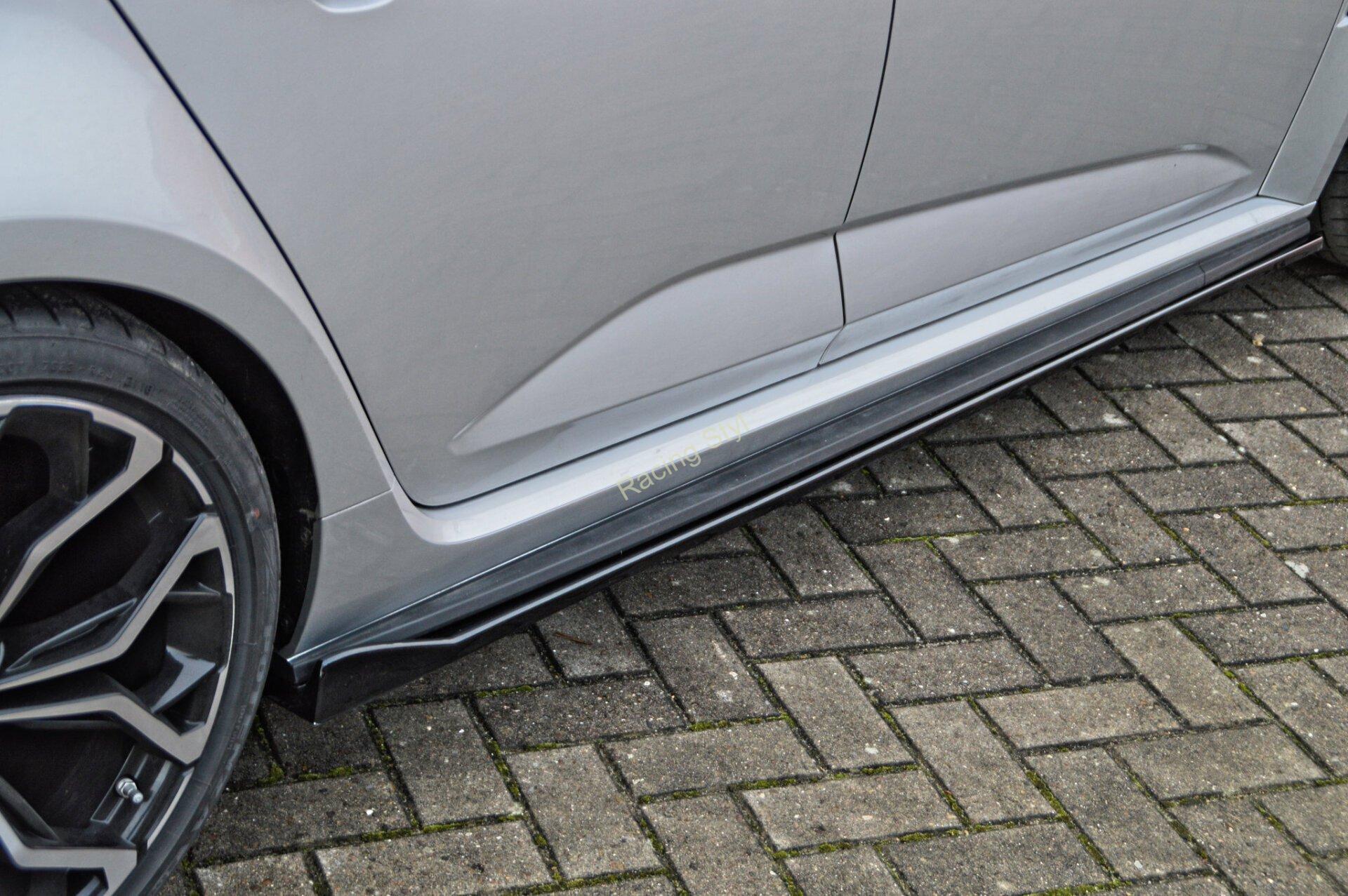 Renault Megane 4 RS Facelift nástavce na boční prahy s křidélkem IN Tuning Matt.