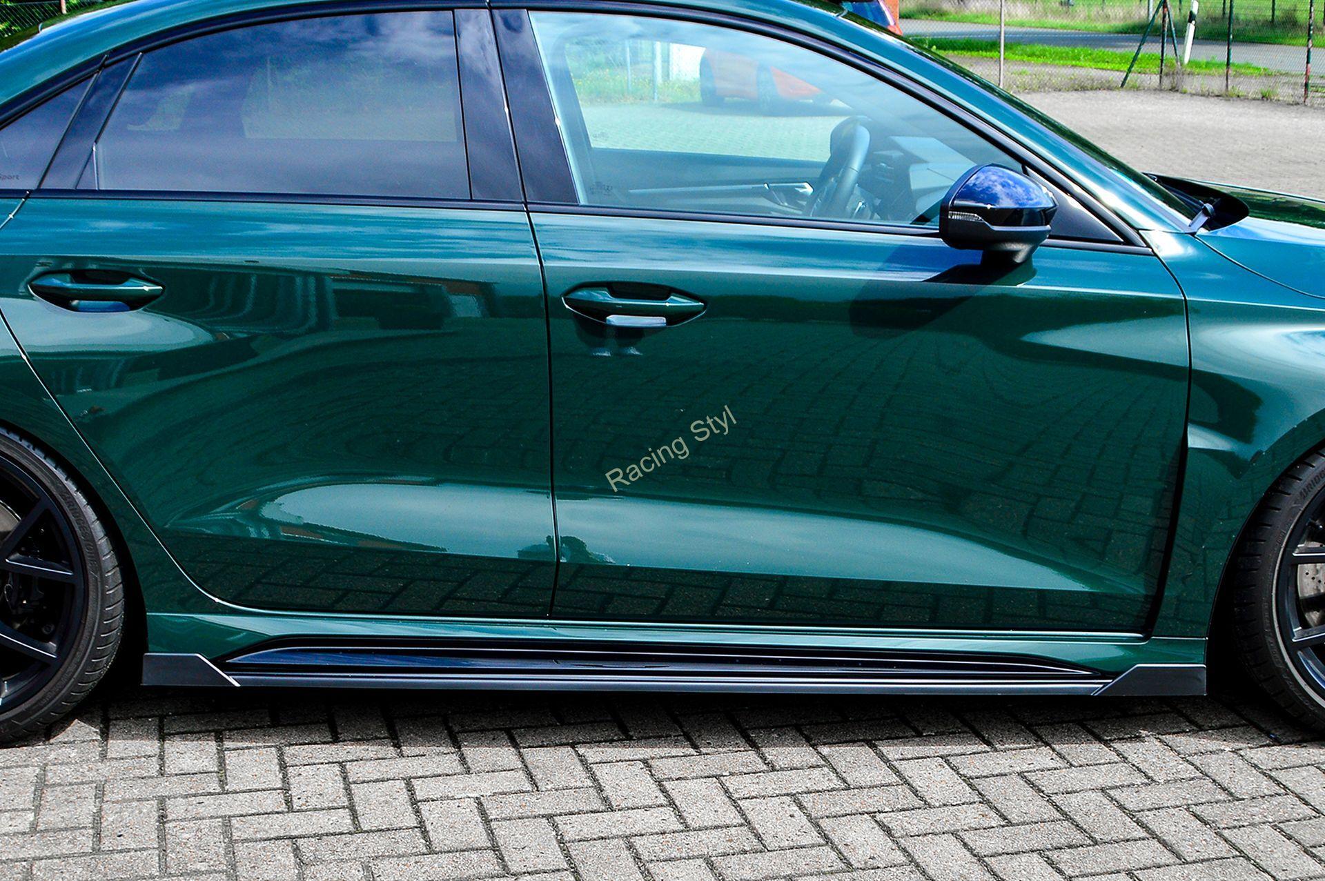 Audi RS3 8Y nástavce pod boční prahy s křidélky IN Tuning Matt.