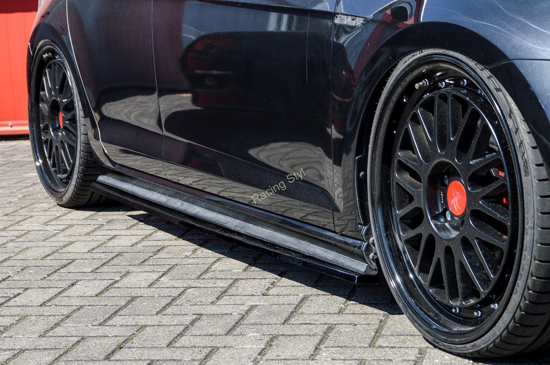 VW Golf 7 R/ R-Line Facelift nástavce pod boční prahy IN Tuning Matt.