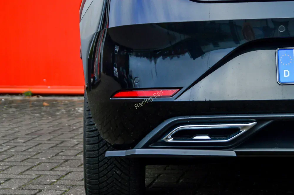 Seat Leon KL boční spoilery na zadní nárazník IN Tuning