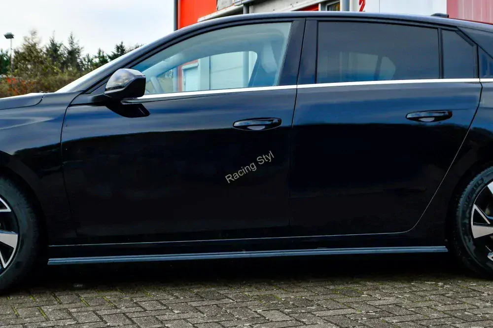 Opel Astra L nástavce na boční prahy Glossy Black IN Tuning Lesk.