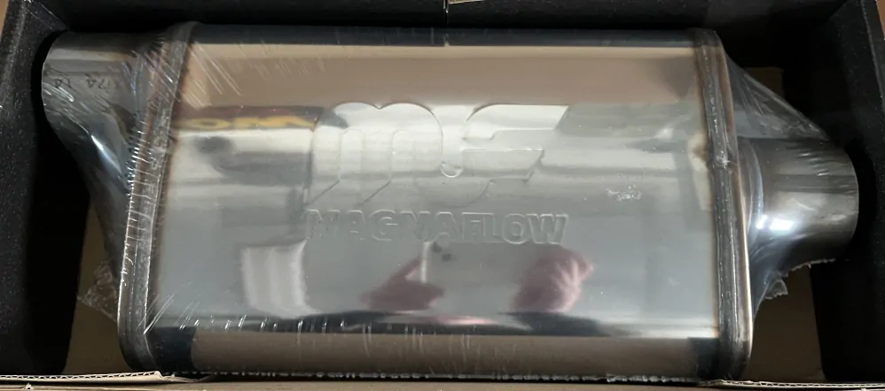 MagnaFlow 14329 leštěný nerezový tlumič 79 mm