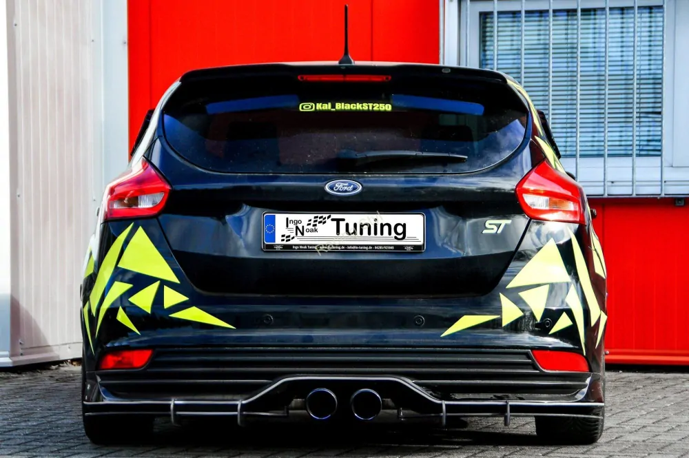 Ford Focus ST DYB difuzor na zadní nárazník V2 IN Tuning