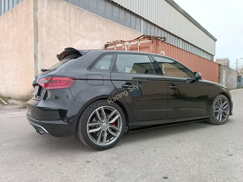 Audi S3/ A3 S-Line 8V/ 8V FL Sportback nástavce pod boční prahy Glossy Black MD Design Lesk.