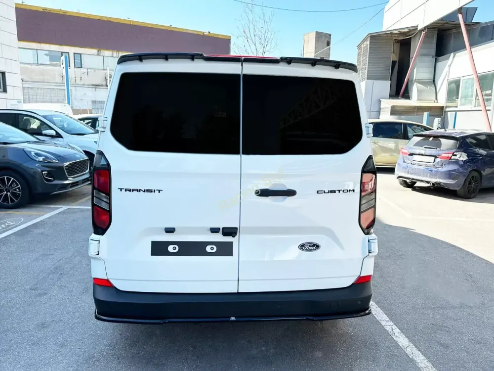 Ford Transit Custom 2023-/ VW T7 střešní spoiler pro křídlové dveře MD Design