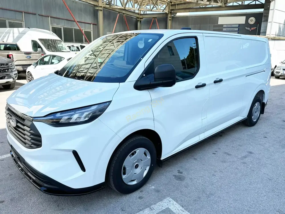 Ford Transit Custom LBW 2023- nástavce pod boční prahy Glossy Black MD Design Lesk.