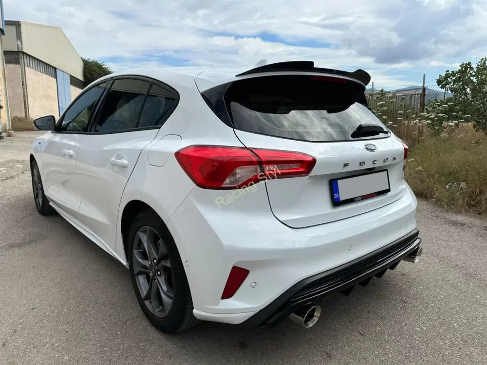 Ford Focus Mk4 spoiler nad zadní okno Glossy Black MD Design Lesk.