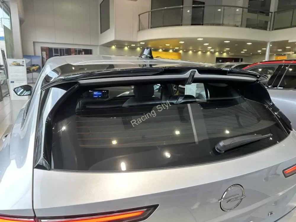 Opel Astra L střešní spoiler křídlo MD Design