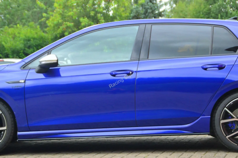 VW Golf 8 R spoilery pod boční prahy IN Tuning Matt.