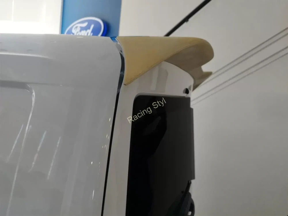 Ford Transit Courier střešní spoiler pro křídlové dveře MD Design