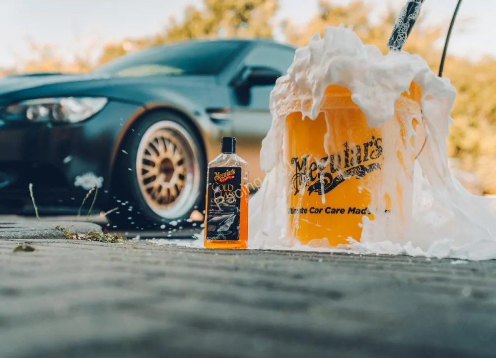Meguiar's Gold Class Car Wash Shampoo & Conditioner - extra hustý autošampon s kondicionéry 473 ml