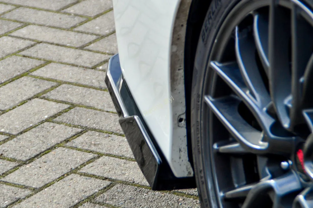 Subaru Impreza WRX STi boční spoilery na zadní nárazník IN Tuning Matt.