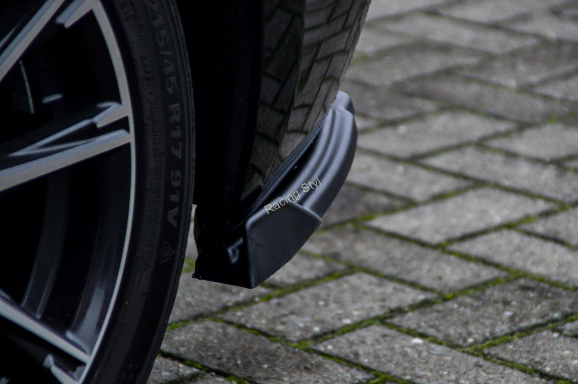 Toyota GT86 Facelift boční spoilery s křidélky na zadní nárazník Glossy Black IN Tuning Lesk.