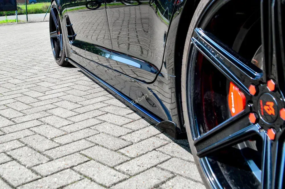 Kia Stinger CK spoilery s křidélky pod boční prahy Glossy Black IN Tuning Lesk.