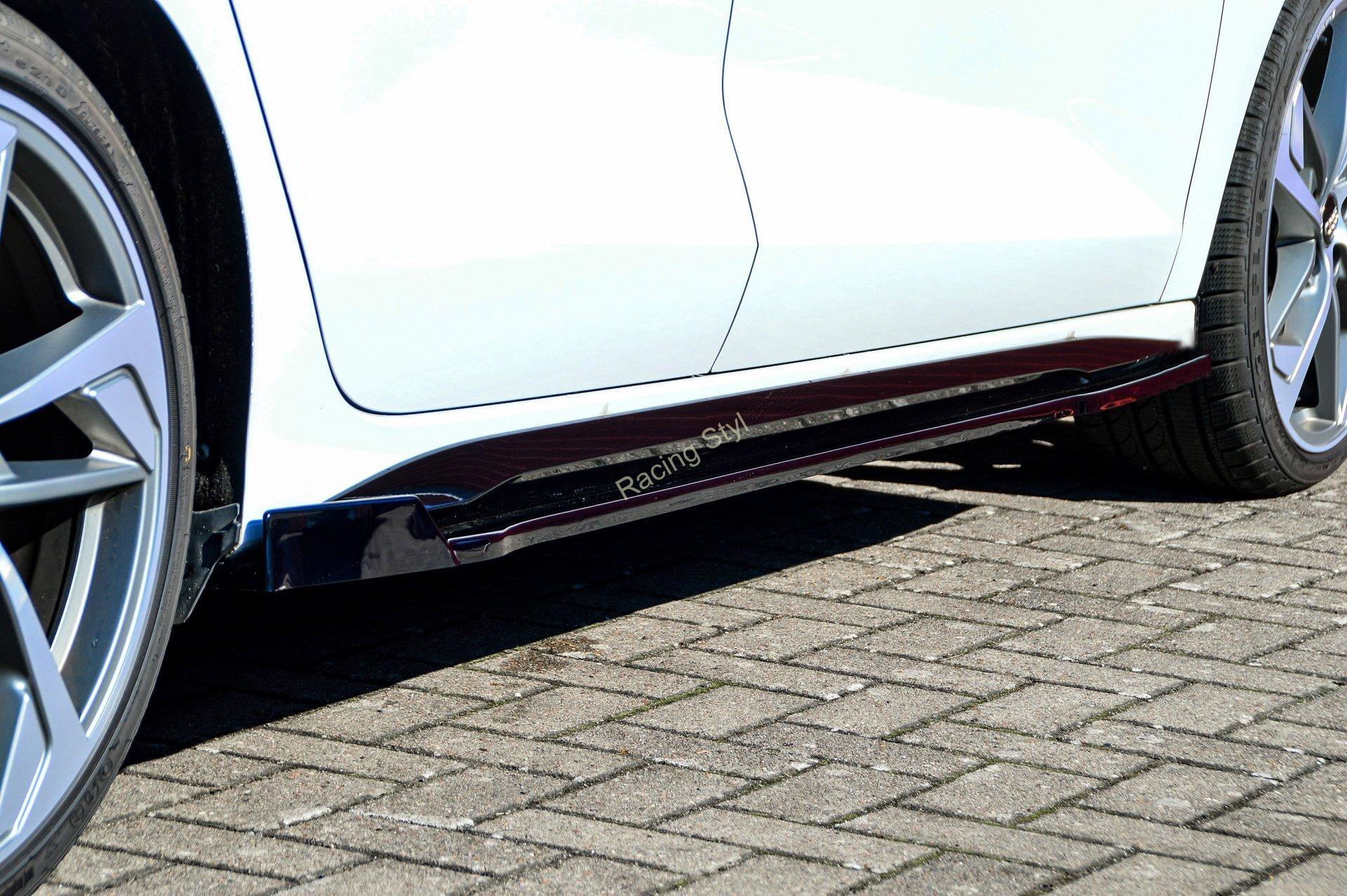 Audi A3 8Y S-Line + S3 spoilery pod boční prahy Glossy Black s křidélkem vzadu IN Tuning Lesk.