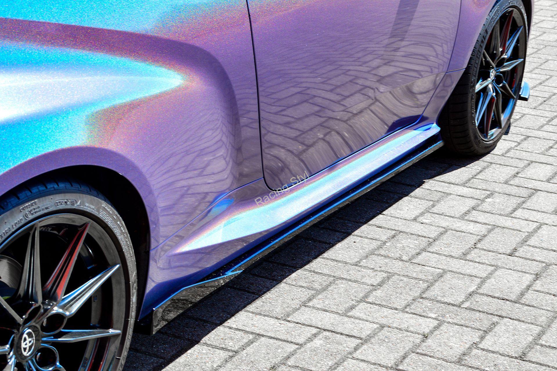 Toyota Yaris GR spoilery pod boční prahy Glossy Black s křidélky IN Tuning Lesk.