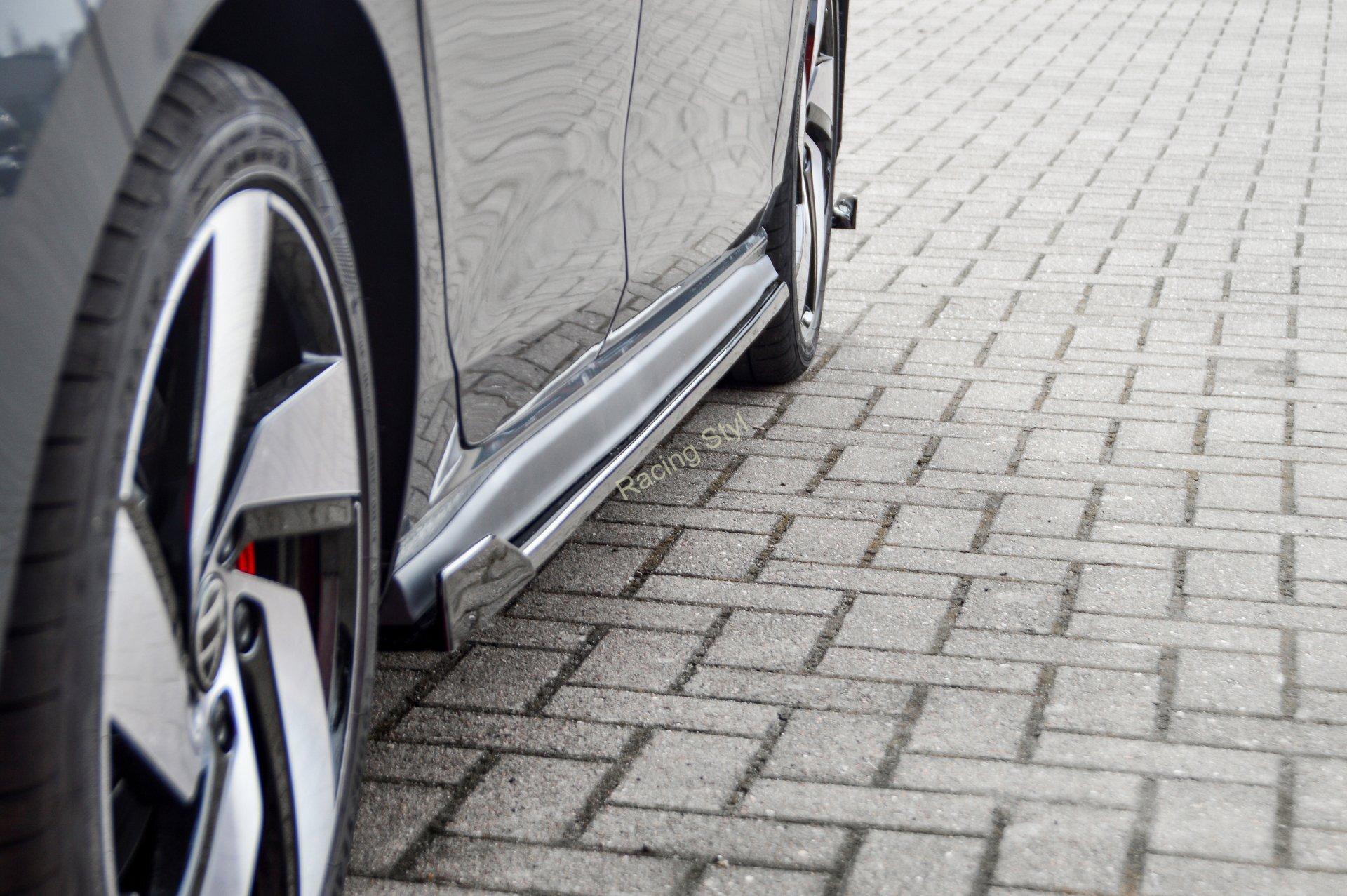 VW Golf 8 GTI/ GTD spoilery pod boční prahy s křidélky vzadu IN Tuning Matt.