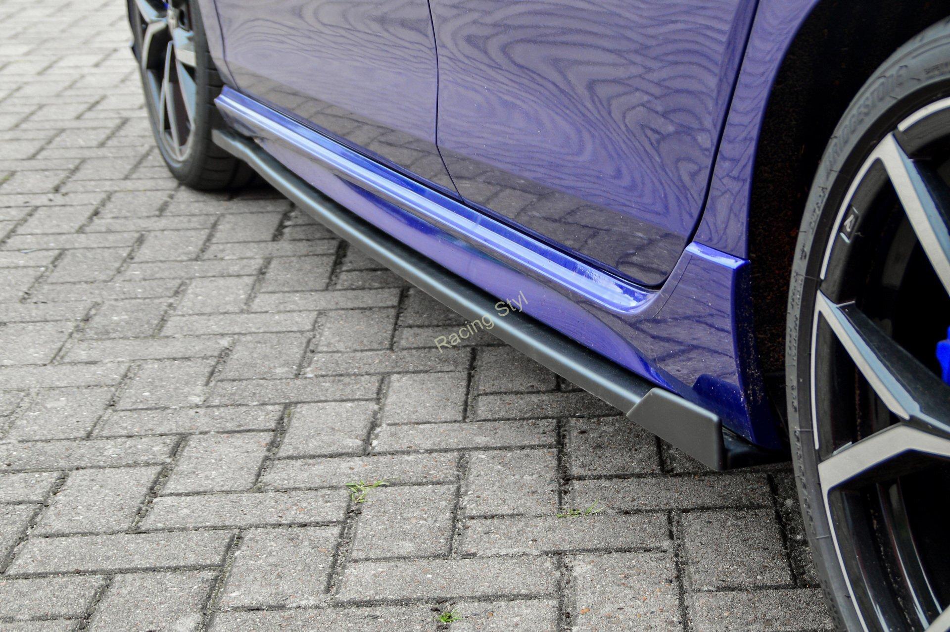 VW Golf 8 R spoilery pod boční prahy s křidélky vzadu IN Tuning Matt.