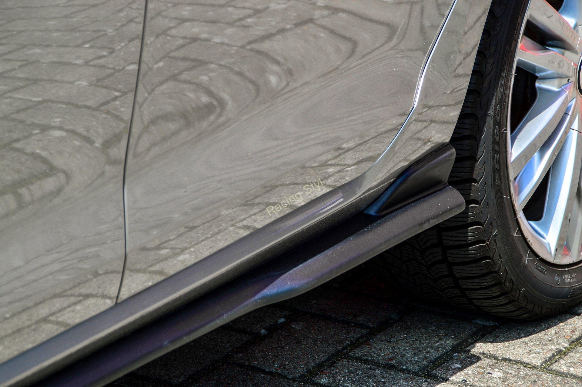 VW Golf 7 Standard spoilery na boční prahy s křidélky vzadu IN Tuning Matt.