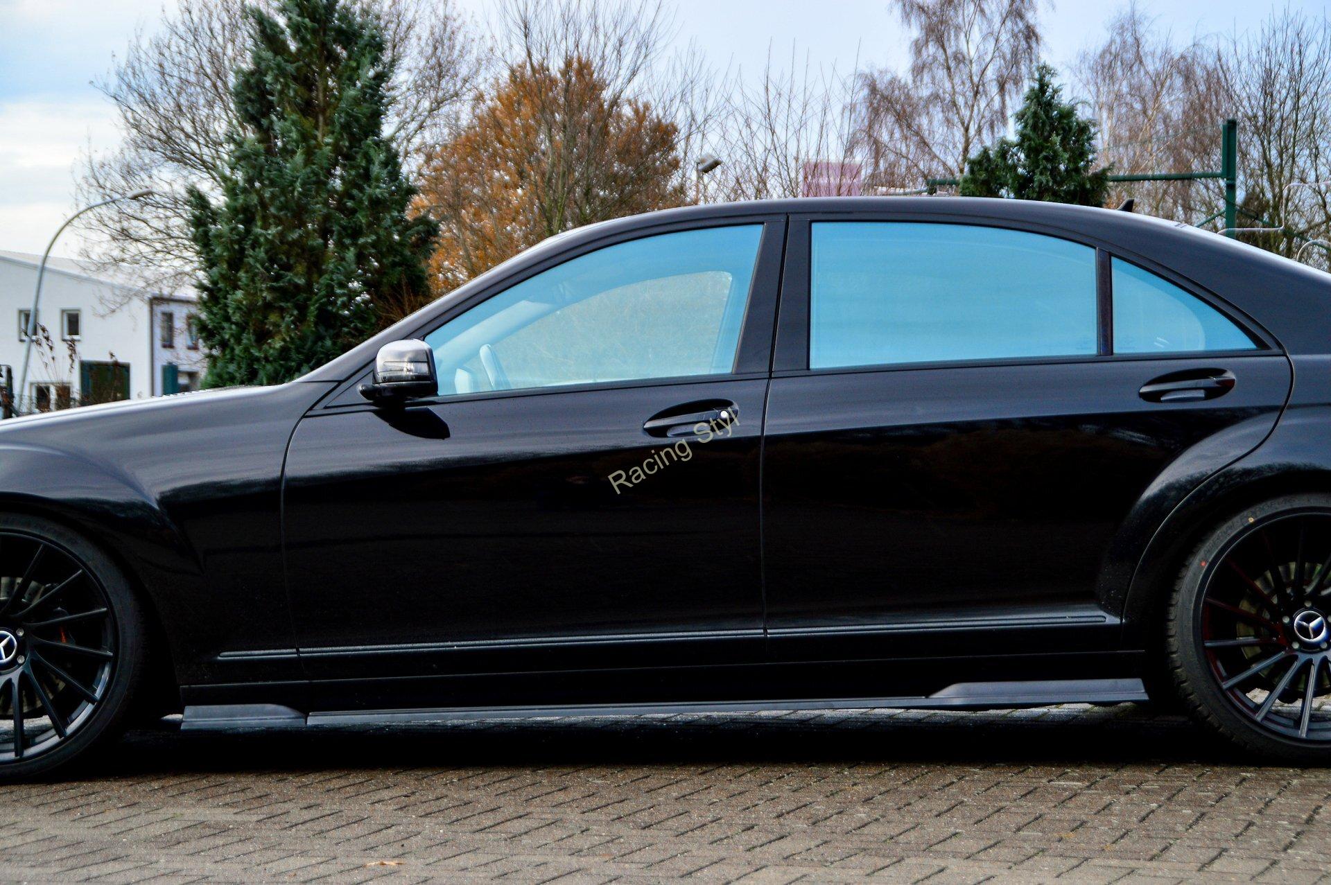 Mercedes Benz S V221 Long nástavce na boční prahy Glossy Black IN Tuning Lesk.