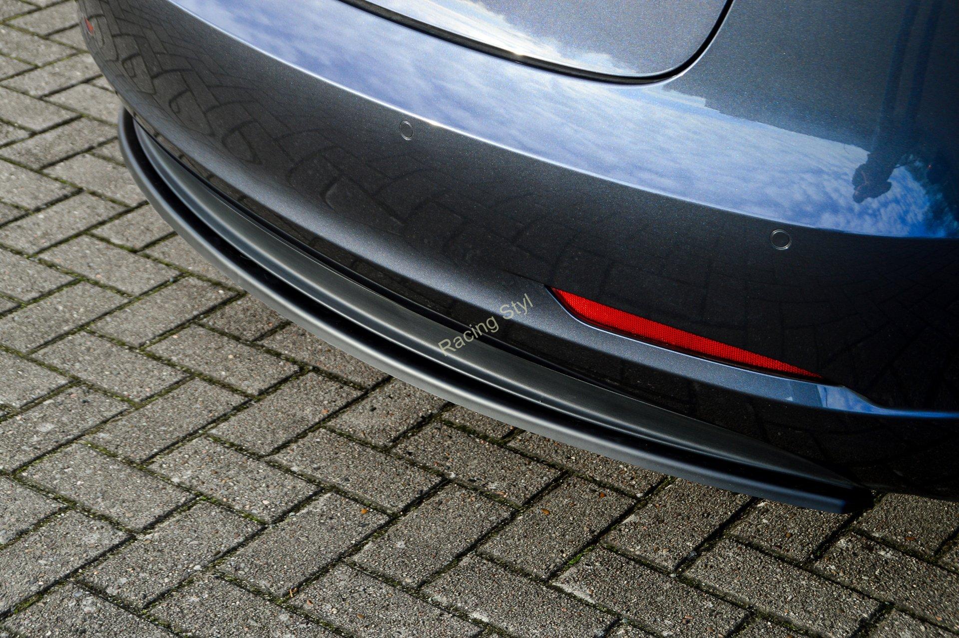 Tesla Model 3 spoiler lip pod zadní nárazník Glossy Black IN Tuning Lesk.