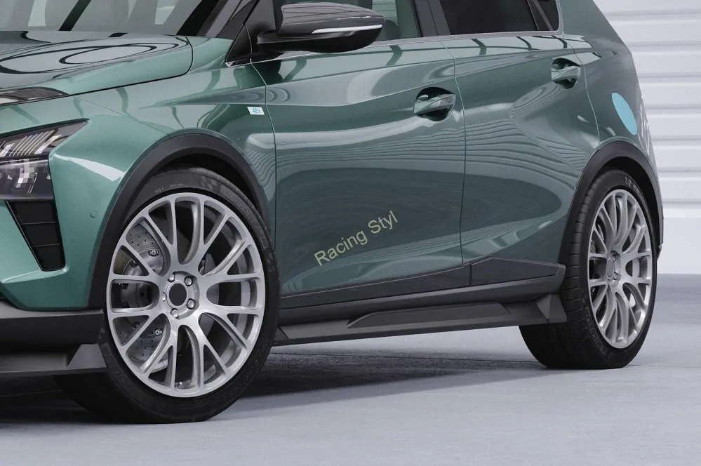 Hyundai Bayon nástavce na boční prahy Glossy Black CSR Lesk.