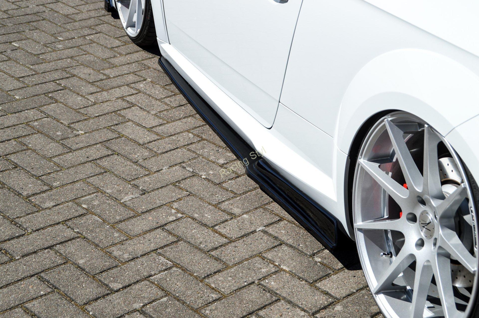 Audi TT S-Line/ TTS 8S nástavce na boční prahy Glossy Black s křidélky IN Tuning Lesk.