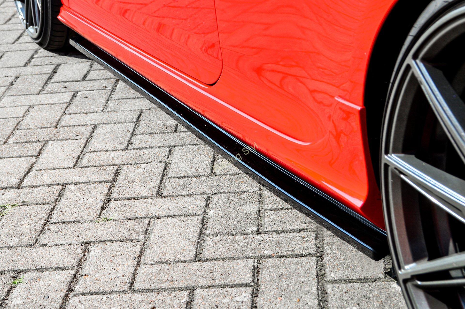 VW Golf 5 GTI/ R32/ Pirelli nástavce pod boční prahy IN Tuning Matt.