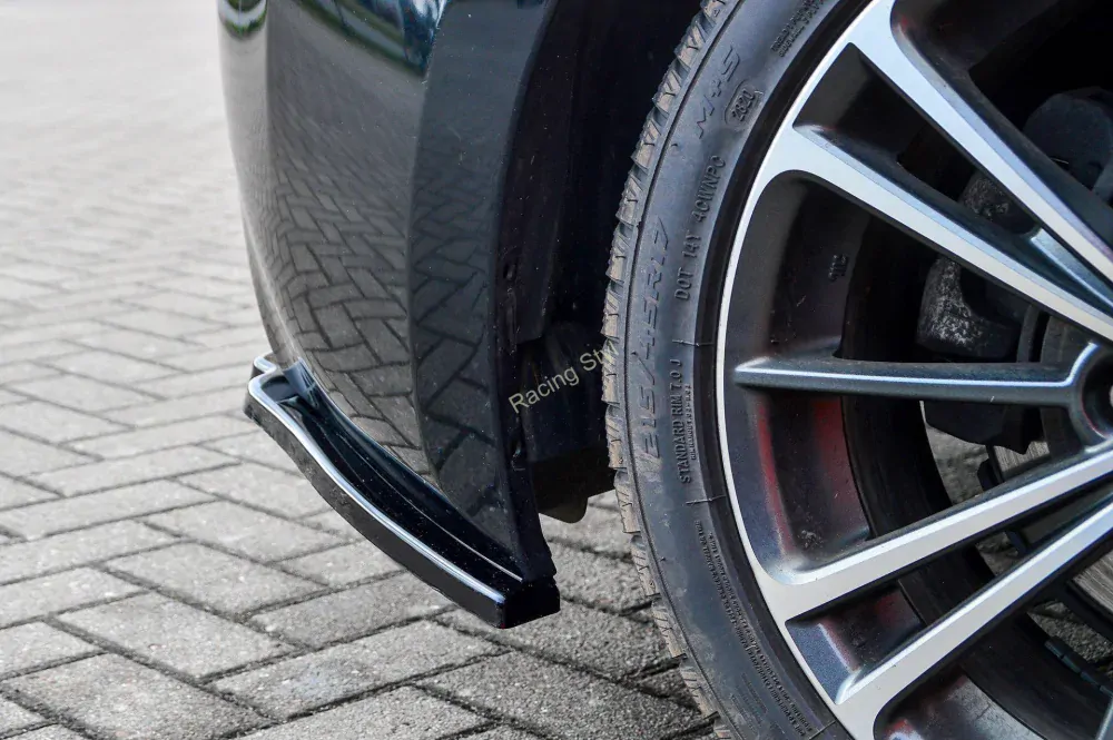 Toyota GT86 ZN boční spoilery Glossy Black na zadní nárazník IN Tuning Lesk.