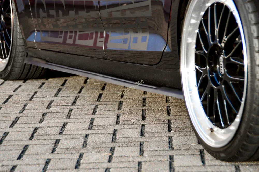 Audi A4 B9 nástavce pod boční prahy IN Tuning Matt.