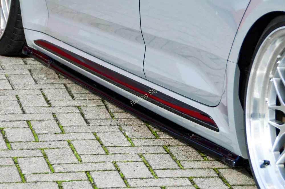 Audi RS4 B9 nástavce pod boční prahy IN Tuning Matt.