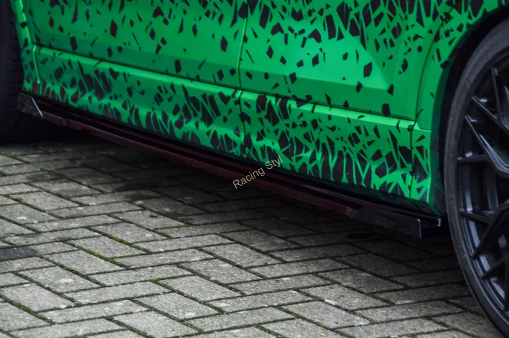 Audi Q2 GA spoilery pod boční prahy s křidélky vpředu a vzadu Glossy Black IN Tuning Lesk.