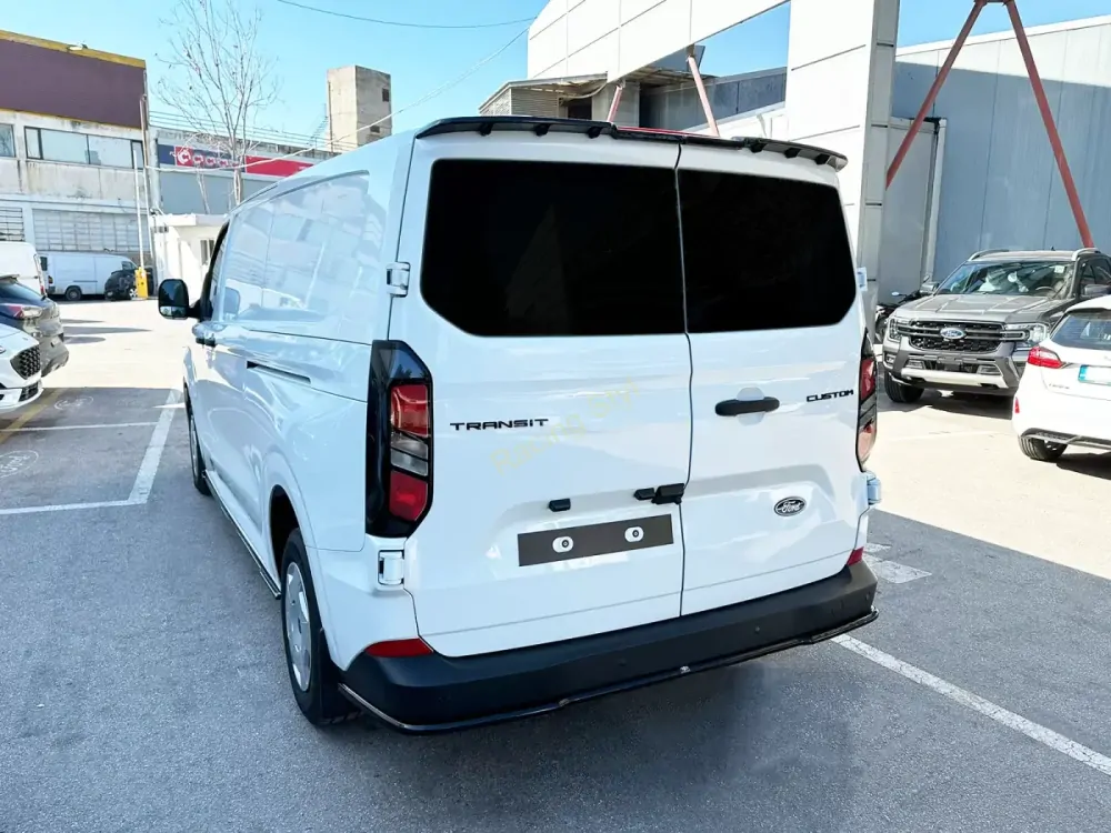 Ford Transit Custom 2023- spoiler pod zadní nárazník Glossy Black MD Design Lesk.