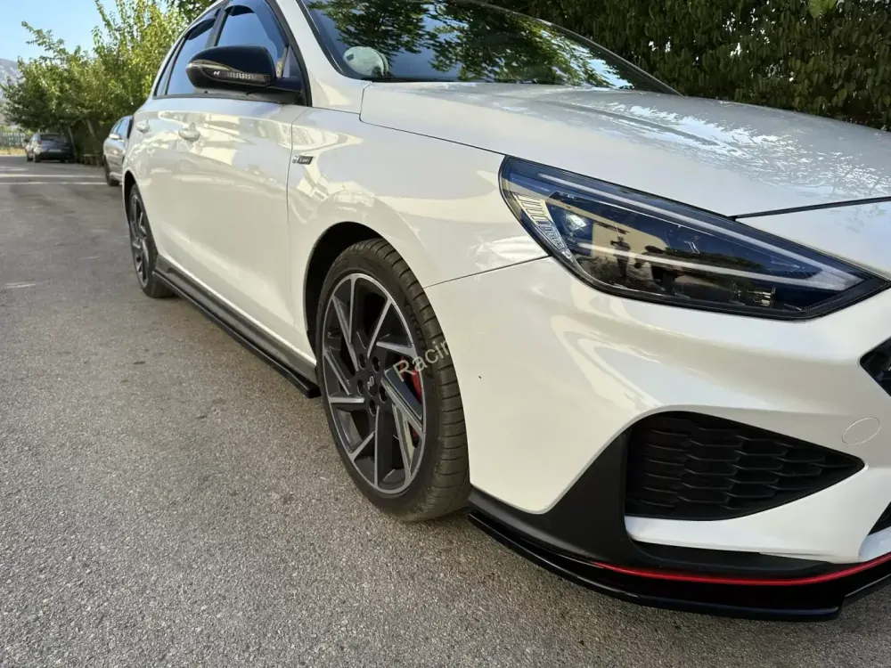 Hyundai i30 N 2016- Hatchback/ Fastback nástavce pod boční prahy Glossy Black MD Design Lesk.