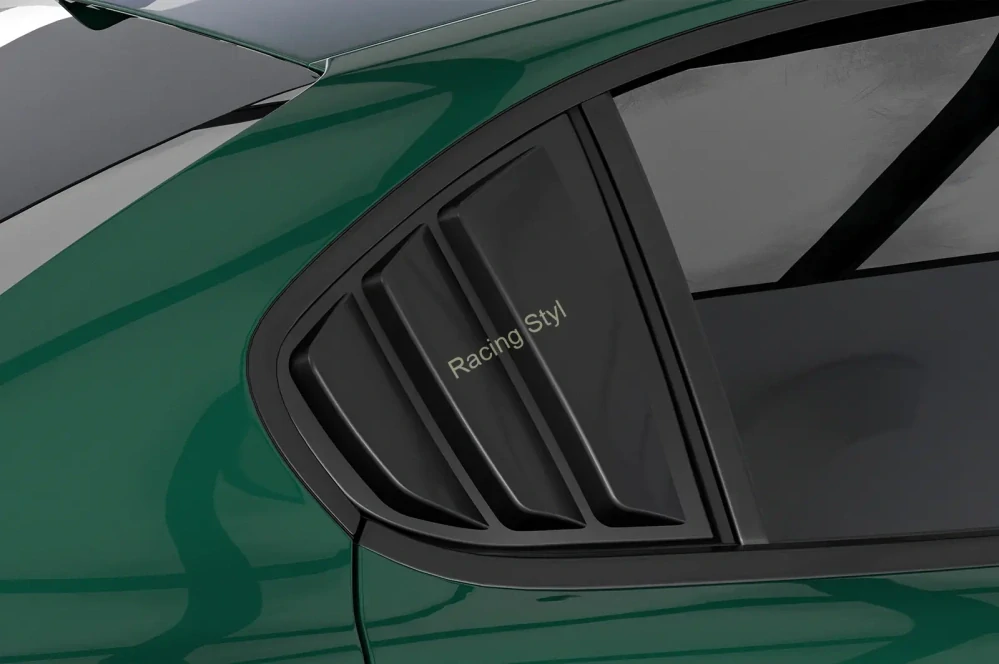 Alfa Romeo Giulia typ 952 kryty na zadní boční okna Glossy Black CSR Lesk.