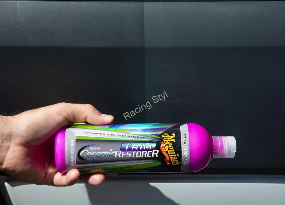 Meguiar's Hybrid Ceramic Trim Restorer - oživovač a keramická ochrana nelakovaných plastů 473 ml