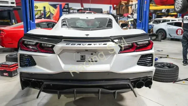 Chevrolet Corvette C8 carbonový zadní spoiler APR