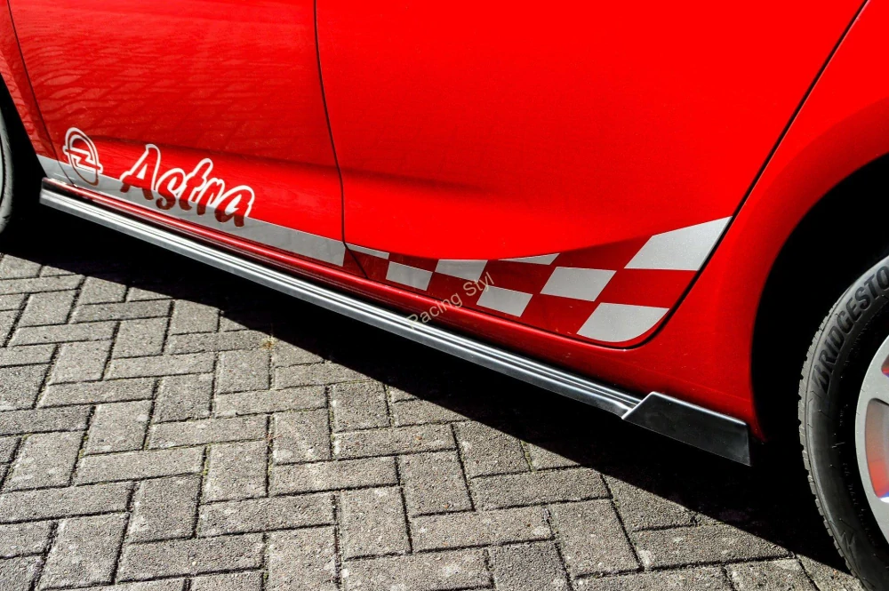 Opel Astra K nástavce na boční prahy s křídélky IN Tuning Matt.