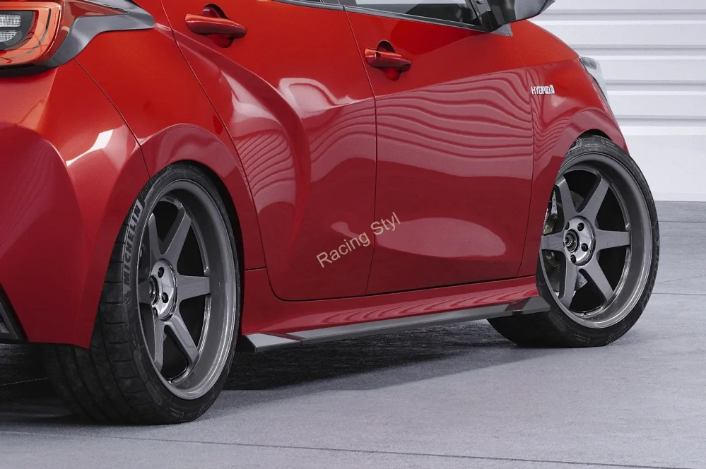 Toyota Yaris 4 (XP21) nástavce na boční prahy Glossy Black CSR Lesk