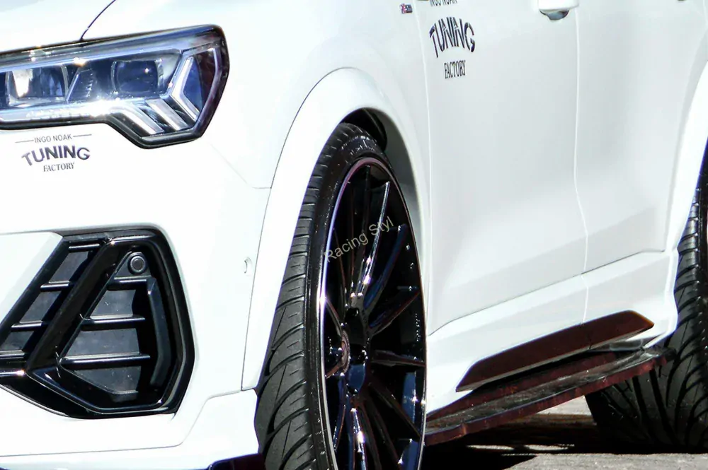 Audi Q3 S-Line F3/F3N lemy blatníků Glossy Black IN Tuning Lesk.