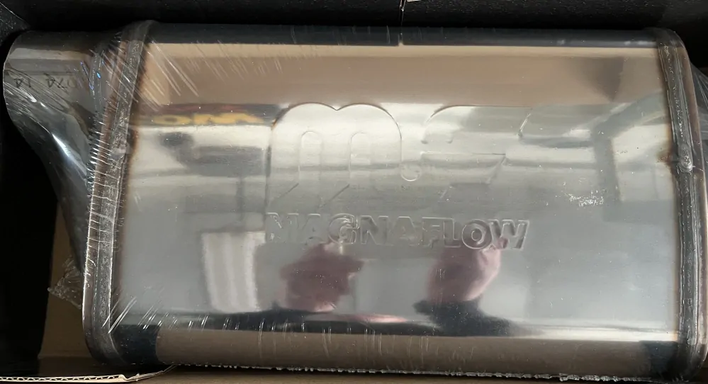 MagnaFlow 14329 leštěný nerezový tlumič 79 mm