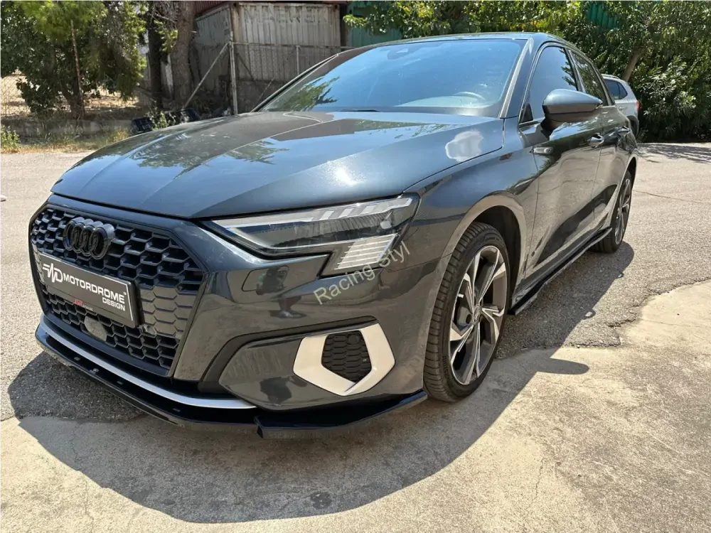 Audi A3 8Y nástavce pod boční prahy Glossy Black MD Design Lesk.