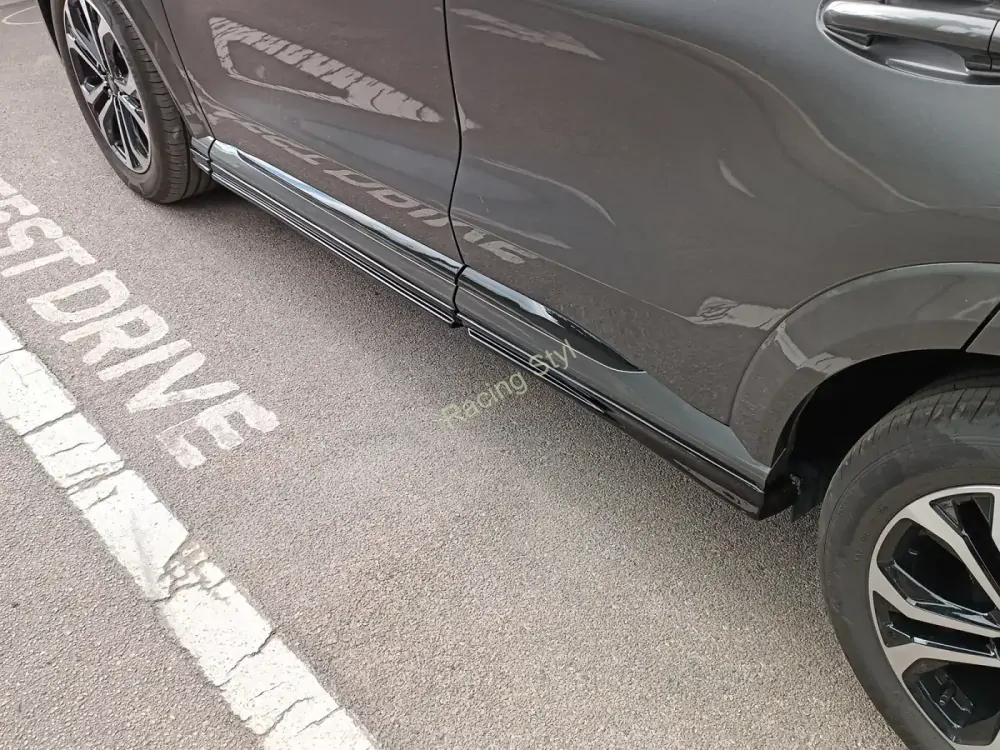 Ford Puma ST/ ST-Line 2019- nástavce na boční prahy Glossy Black MD Design Lesk.