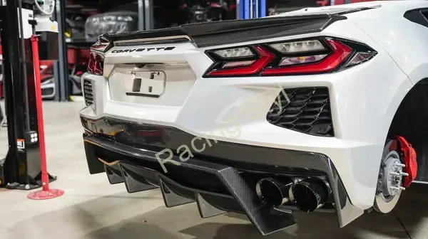 Chevrolet Corvette C8 carbonový zadní spoiler APR
