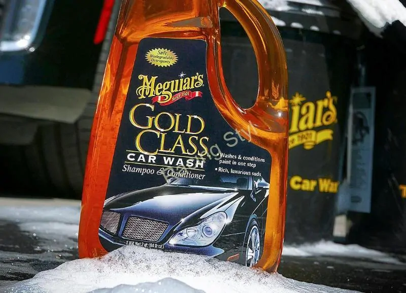 Meguiar's Gold Class Car Wash Shampoo & Conditioner - extra hustý autošampon s kondicionéry 473 ml