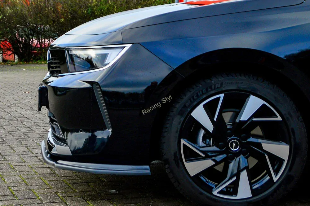Opel Astra L přední spoiler lipa Glossy Black IN Tuning Lesk.