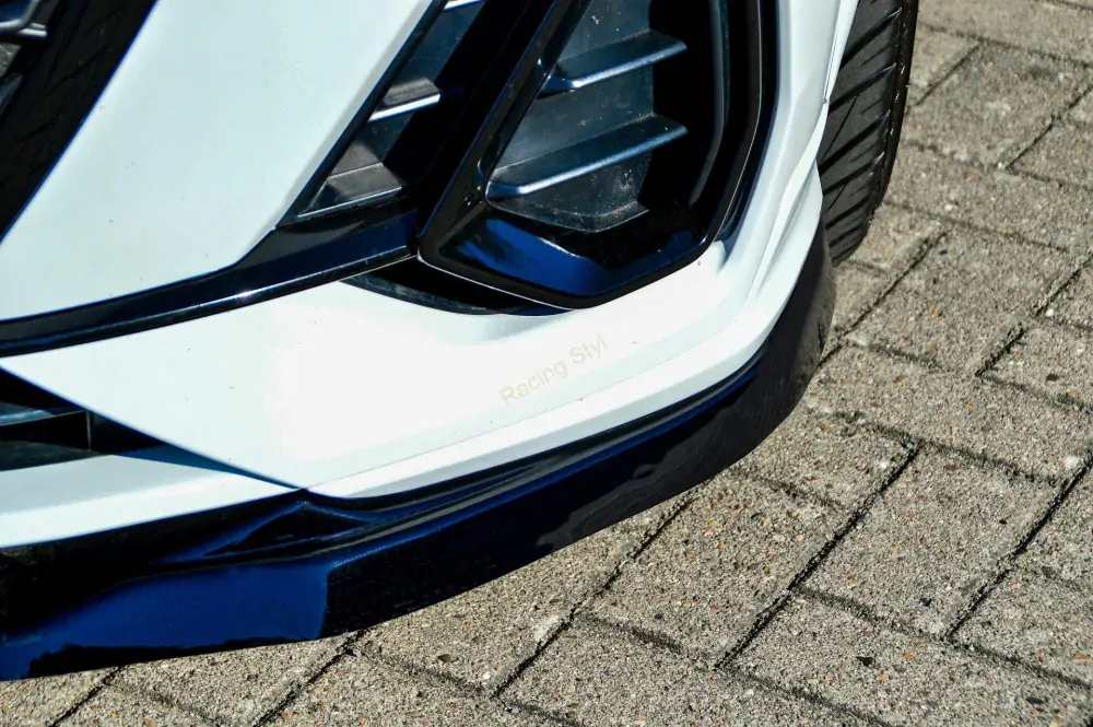 Audi Q3 F3/F3N S-Line spoiler pod přední nárazník Glossy Black IN Tuning Lesk.