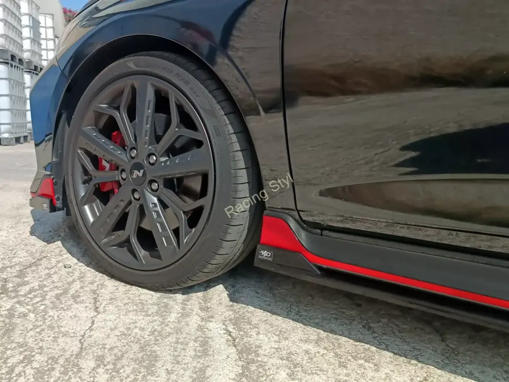 Hyundai i20 N nástavce pod boční prahy Glossy Black MD Design Lesk.